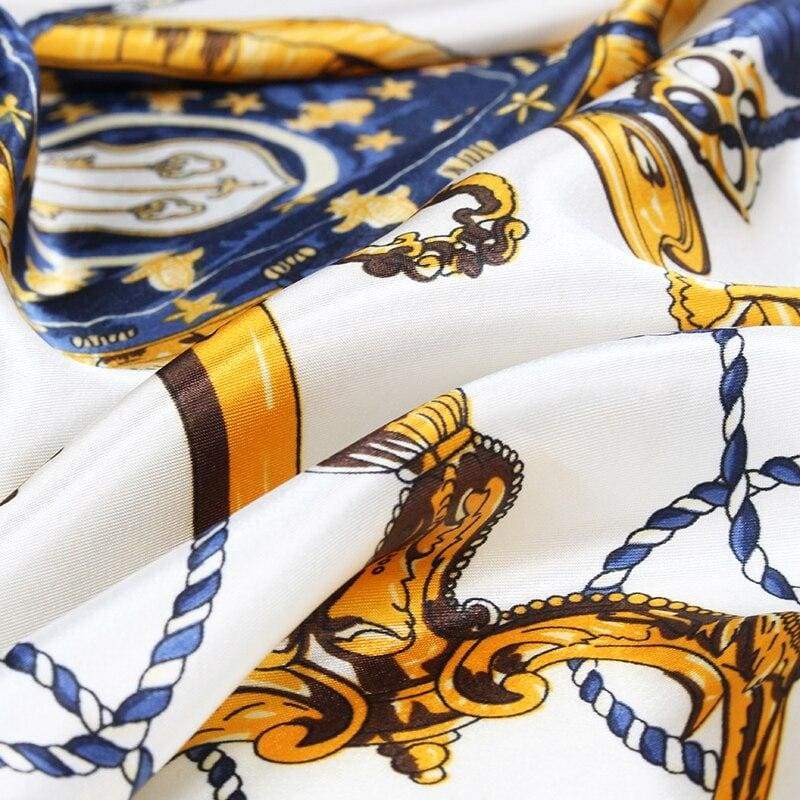 Foulard Vintage Blanc Motif Antique